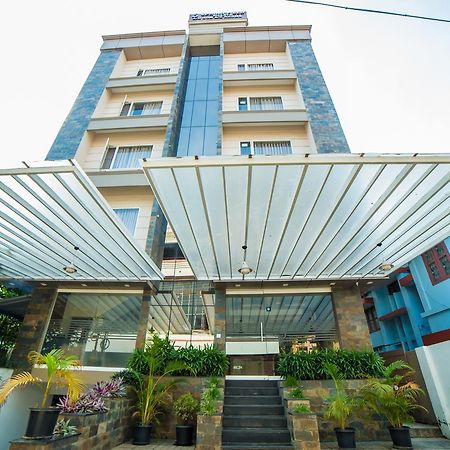 Spring Field Billets Hotel Kochi Exterior photo