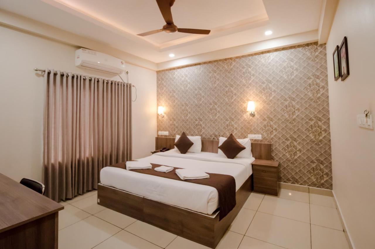 Spring Field Billets Hotel Kochi Exterior photo
