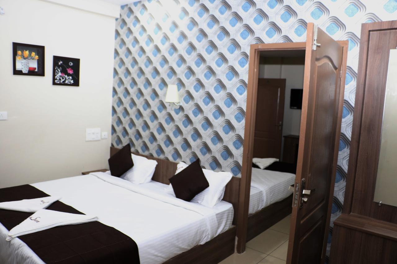 Spring Field Billets Hotel Kochi Exterior photo