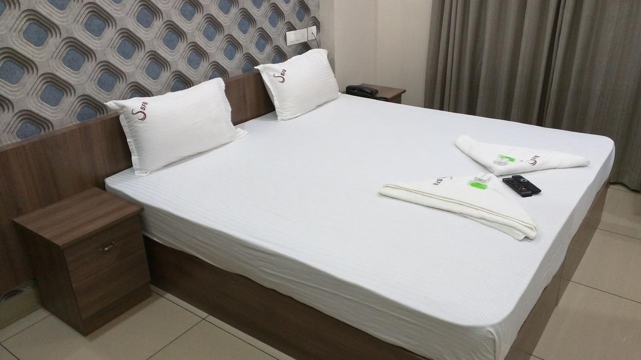 Spring Field Billets Hotel Kochi Exterior photo