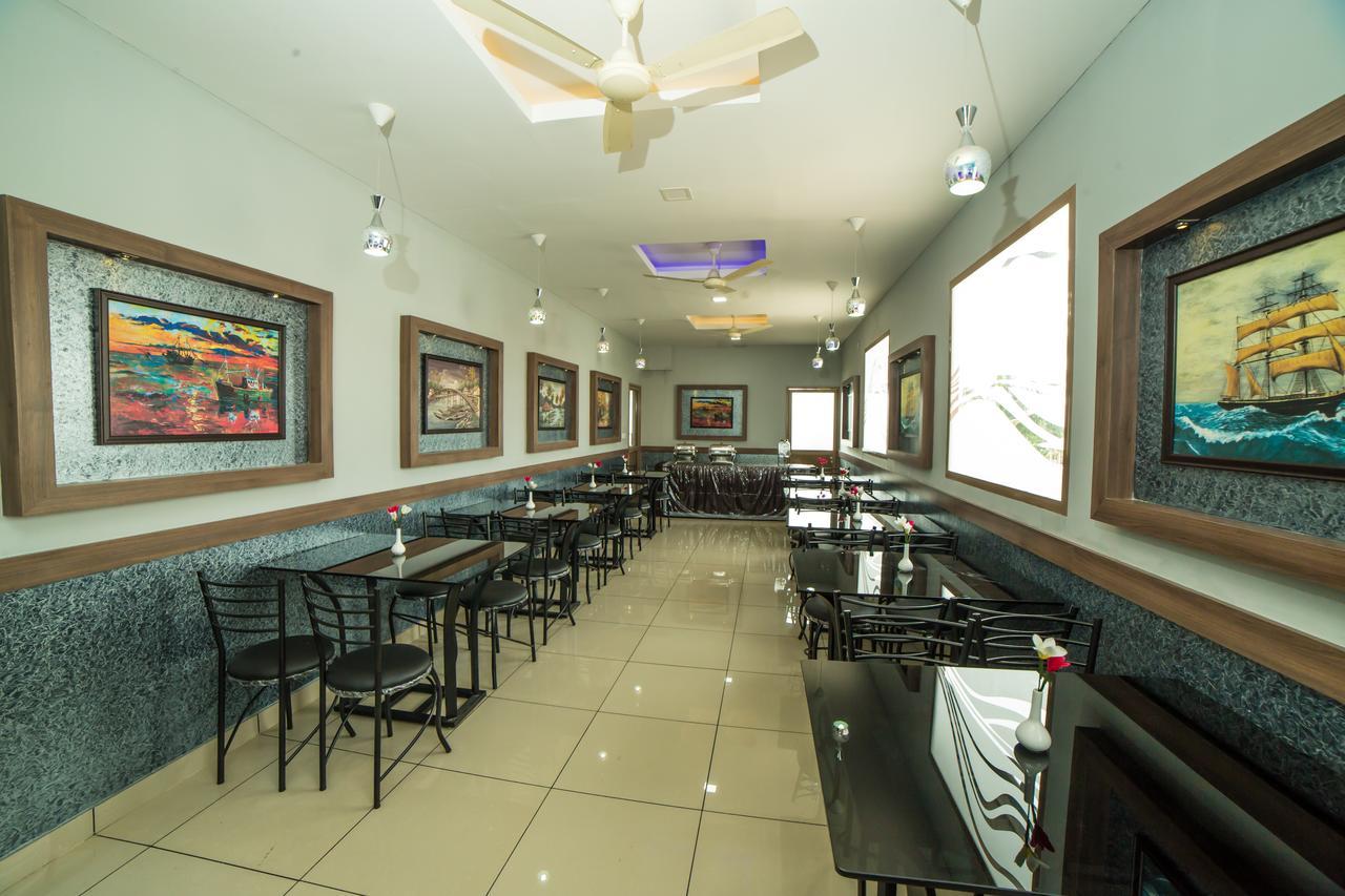 Spring Field Billets Hotel Kochi Exterior photo